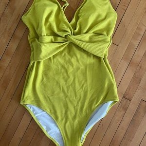 NWOT Old Navy One Piece Swimsuit